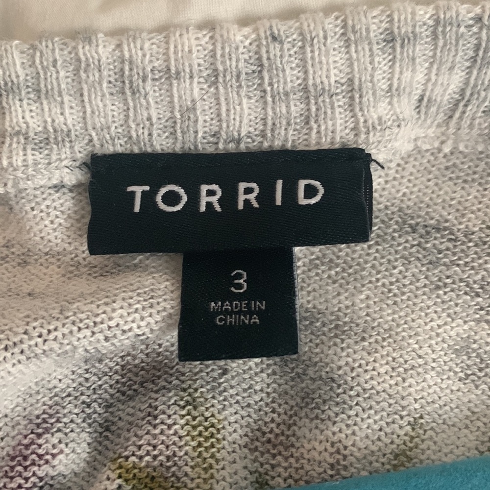 Torrid Spring sweater - Picture 2 of 4
